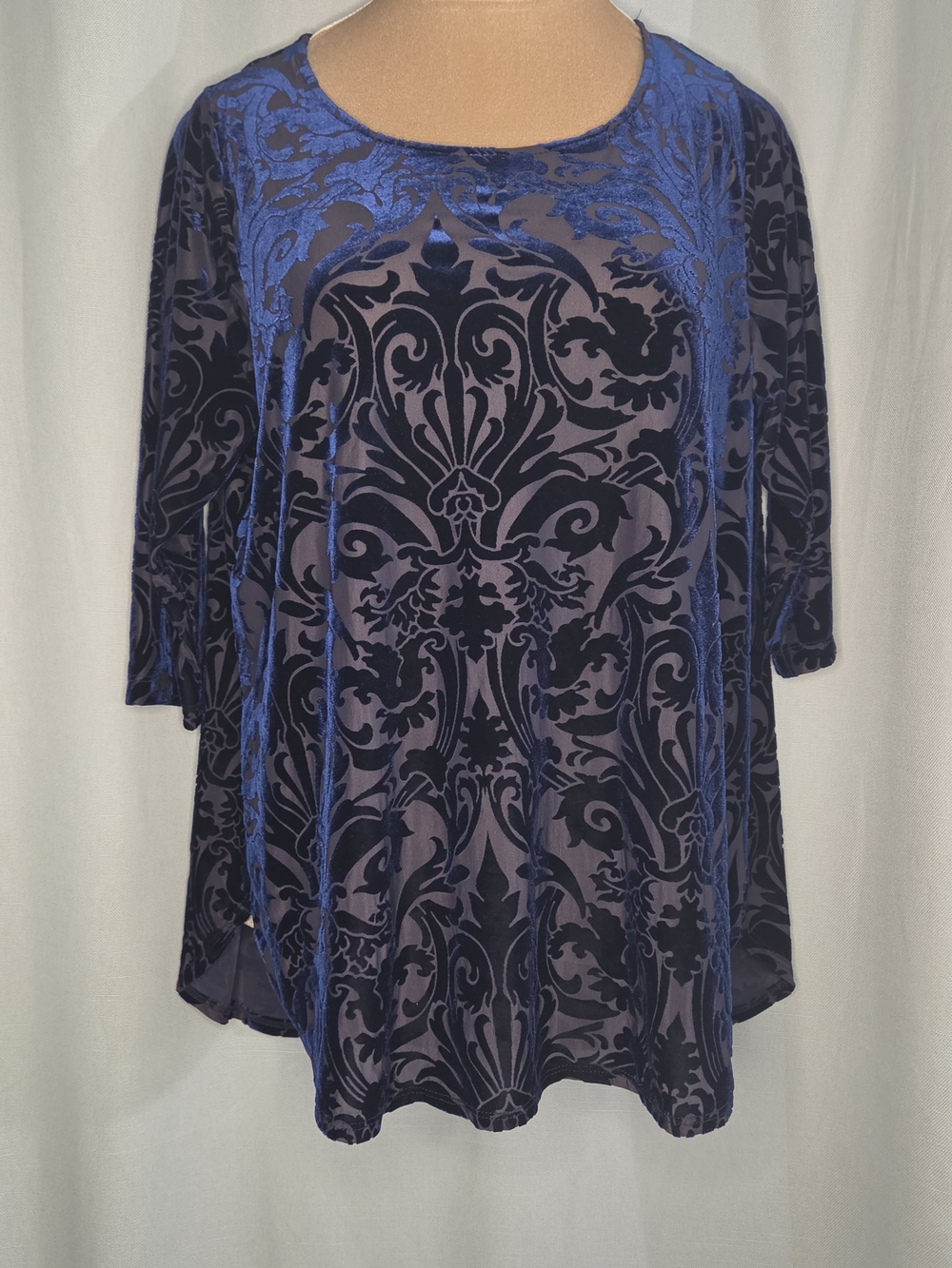 Karen Kane Women's Blue and Black Velvet Burnout Top Size XL
